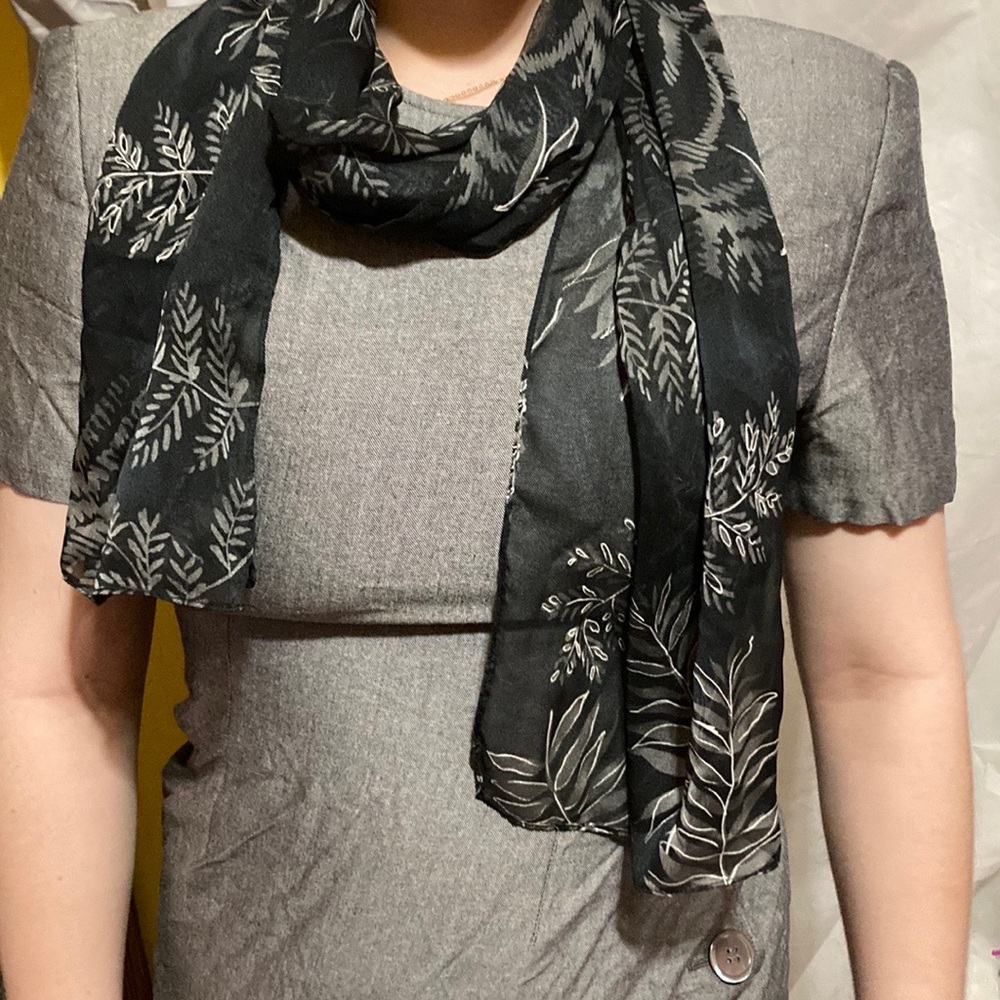 Dress with scarf and buttons